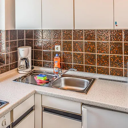 1 Bedroom Stunning In *